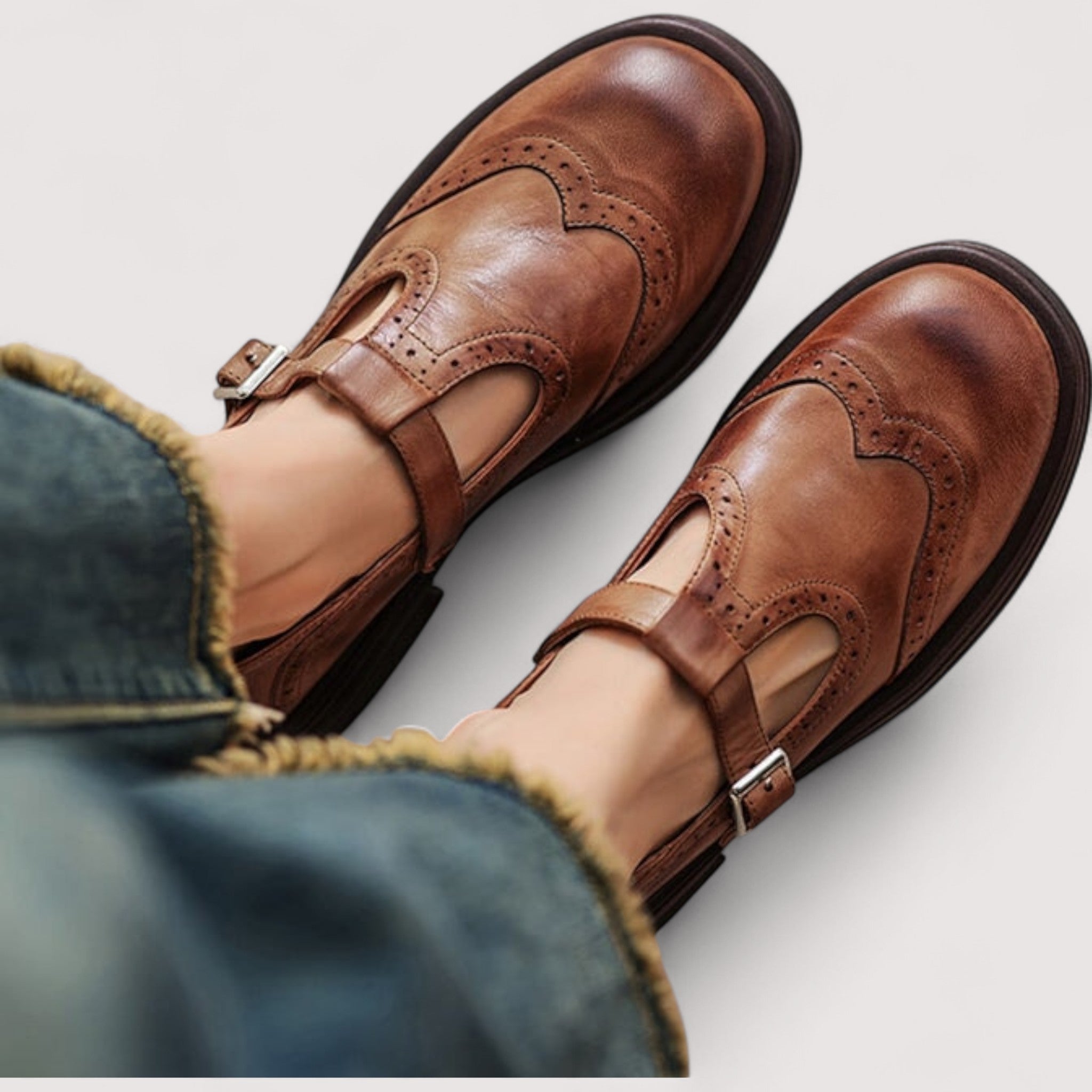 Brown (Almost sold out) / 11